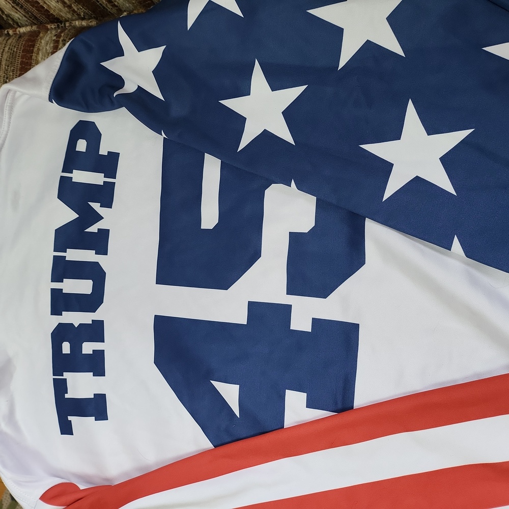 TRUMP 45 SWEATSHIRT 3XL. PATRIOTIC EYE CATCHING. UNISEX. VIBRANT LIKE NEW